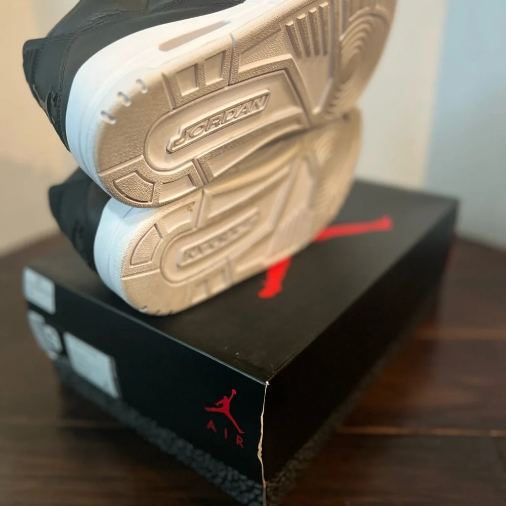 2016 JORDAN 3 Cyber Monday Black and White Sneakers - Picture 4 of 4